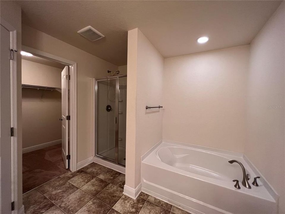 最近租的: $2,200 (4 贝兹, 2 浴室, 1759 平方英尺)