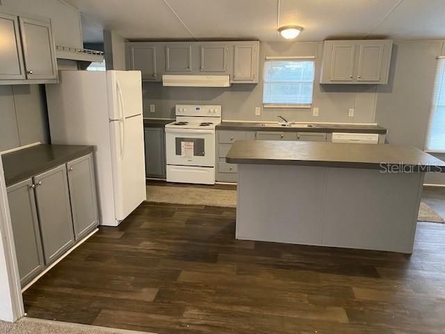 Recently Sold: $129,900 (4 beds, 2 baths, 2240 Square Feet)