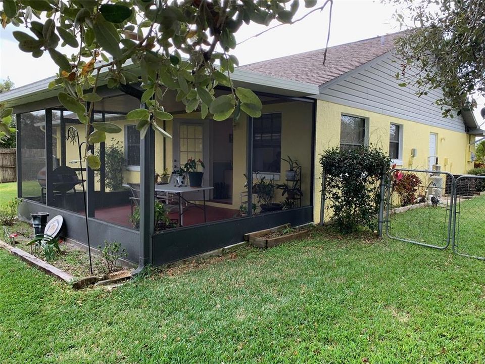 Recently Sold: $210,000 (3 beds, 2 baths, 1215 Square Feet)