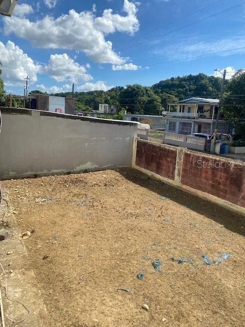 Vendido Recientemente: $79,900 (4 camas, 2 baños, 1600 Pies cuadrados)