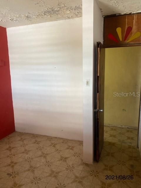 Vendido Recientemente: $79,900 (4 camas, 2 baños, 1600 Pies cuadrados)