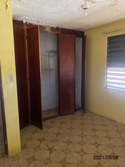 Vendido Recientemente: $79,900 (4 camas, 2 baños, 1600 Pies cuadrados)