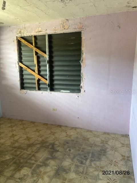 Vendido Recientemente: $79,900 (4 camas, 2 baños, 1600 Pies cuadrados)