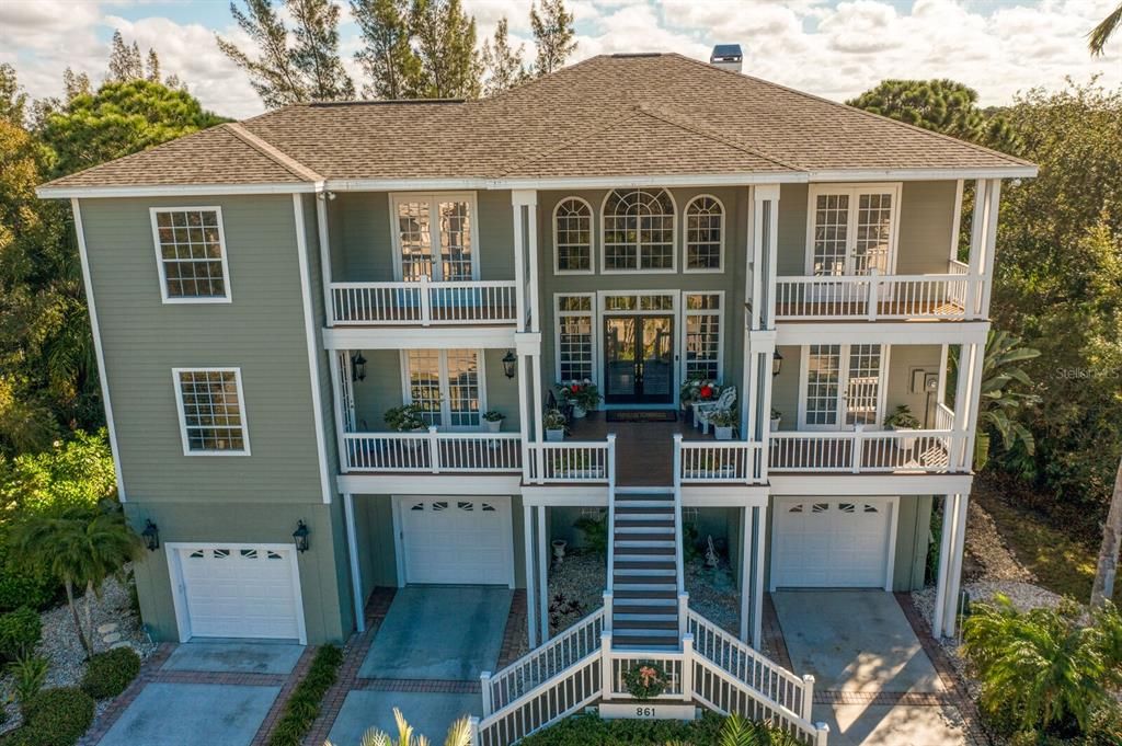 Recently Sold: $1,599,000 (5 beds, 4 baths, 4094 Square Feet)