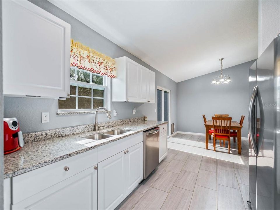 Recently Sold: $210,000 (3 beds, 2 baths, 1238 Square Feet)