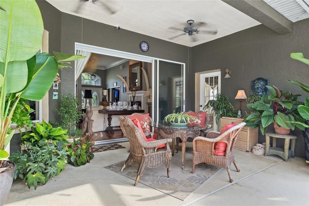 lanai sitting area