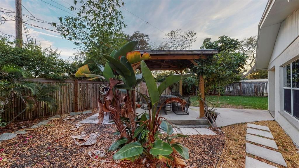 Recently Sold: $500,000 (3 beds, 3 baths, 1928 Square Feet)