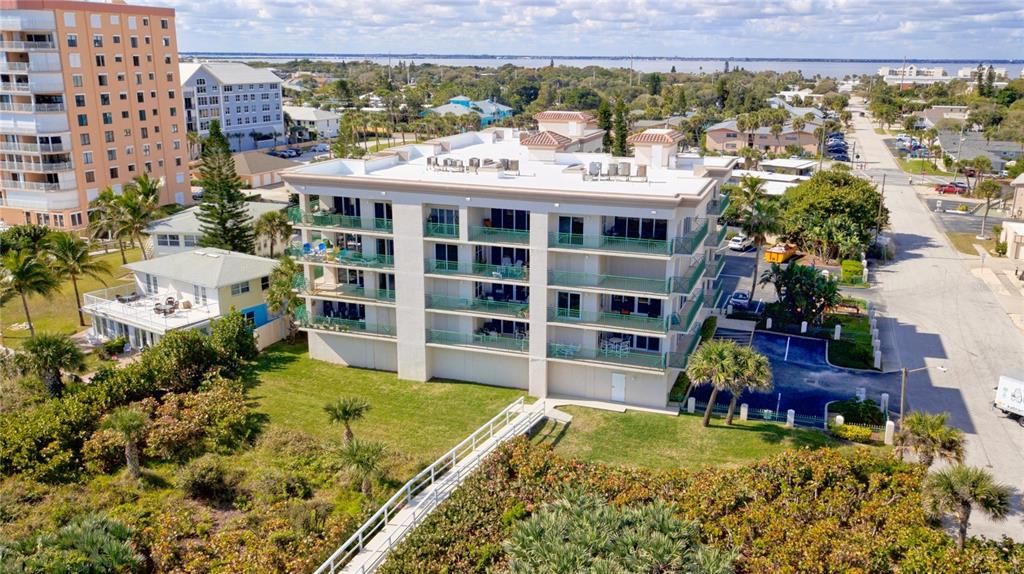 Recently Sold: $1,560,000 (5 beds, 4 baths, 2825 Square Feet)