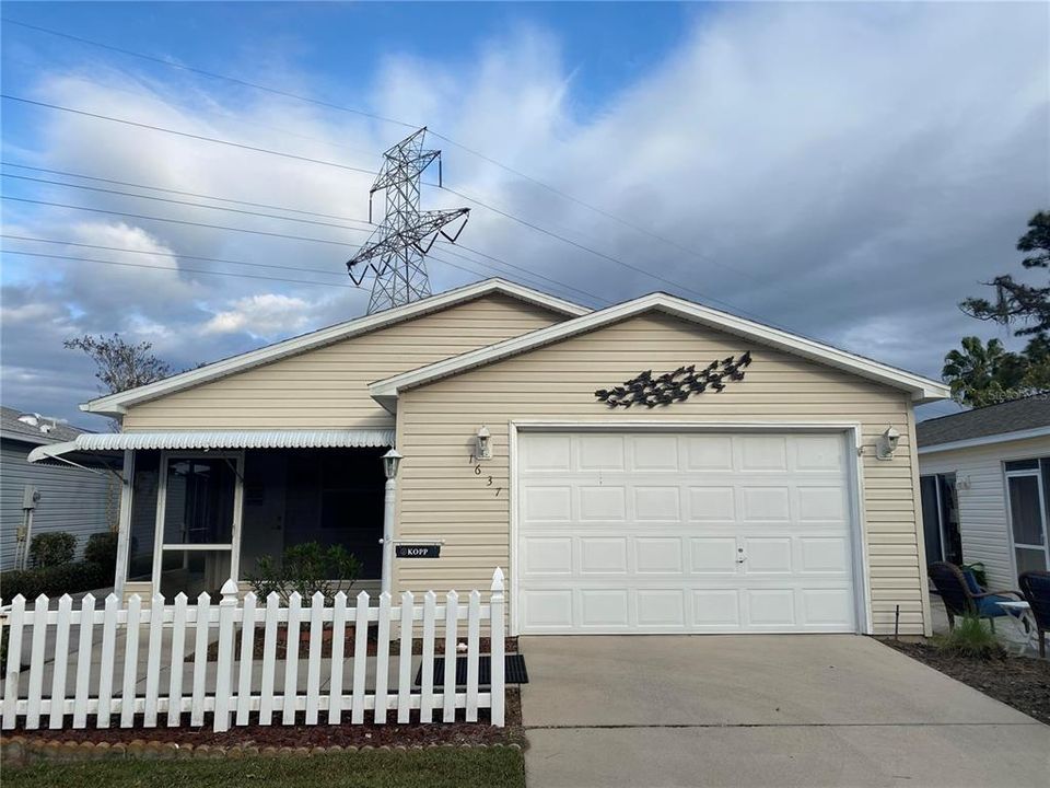 最近售出: $265,000 (2 贝兹, 2 浴室, 1121 平方英尺)