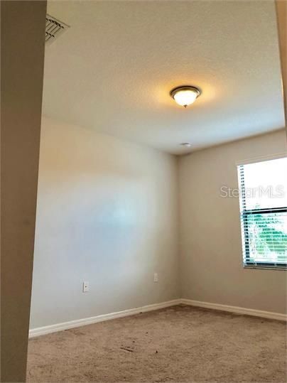 Recently Rented: $1,700 (3 beds, 2 baths, 1550 Square Feet)