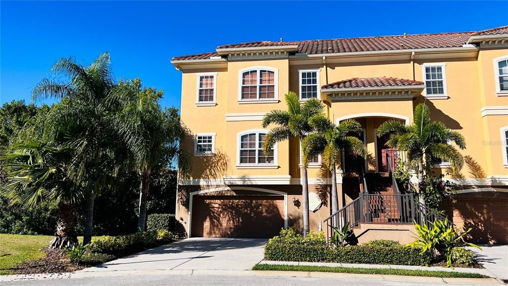 Recently Sold: $499,900 (3 beds, 3 baths, 2510 Square Feet)