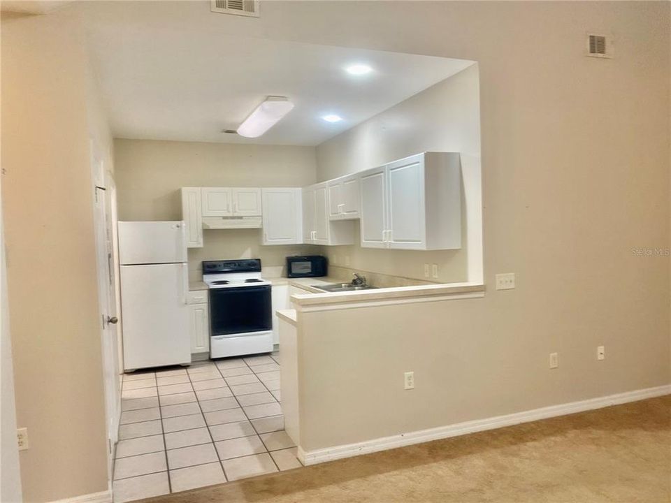 Recently Sold: $137,500 (1 beds, 1 baths, 888 Square Feet)