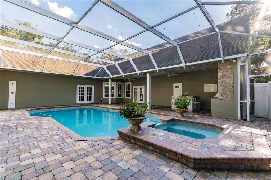 Recently Sold: $637,500 (4 beds, 2 baths, 2808 Square Feet)