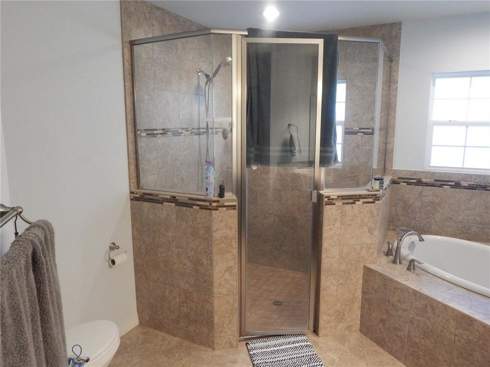 最近售出: $349,900 (3 贝兹, 2 浴室, 1846 平方英尺)