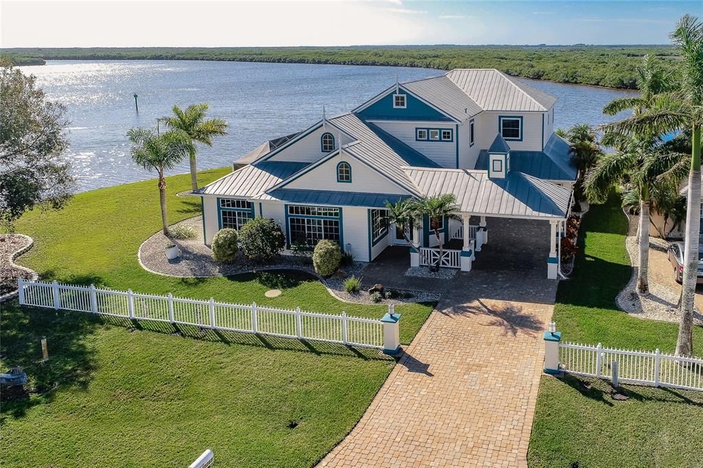 Recently Sold: $1,995,000 (4 beds, 3 baths, 3292 Square Feet)