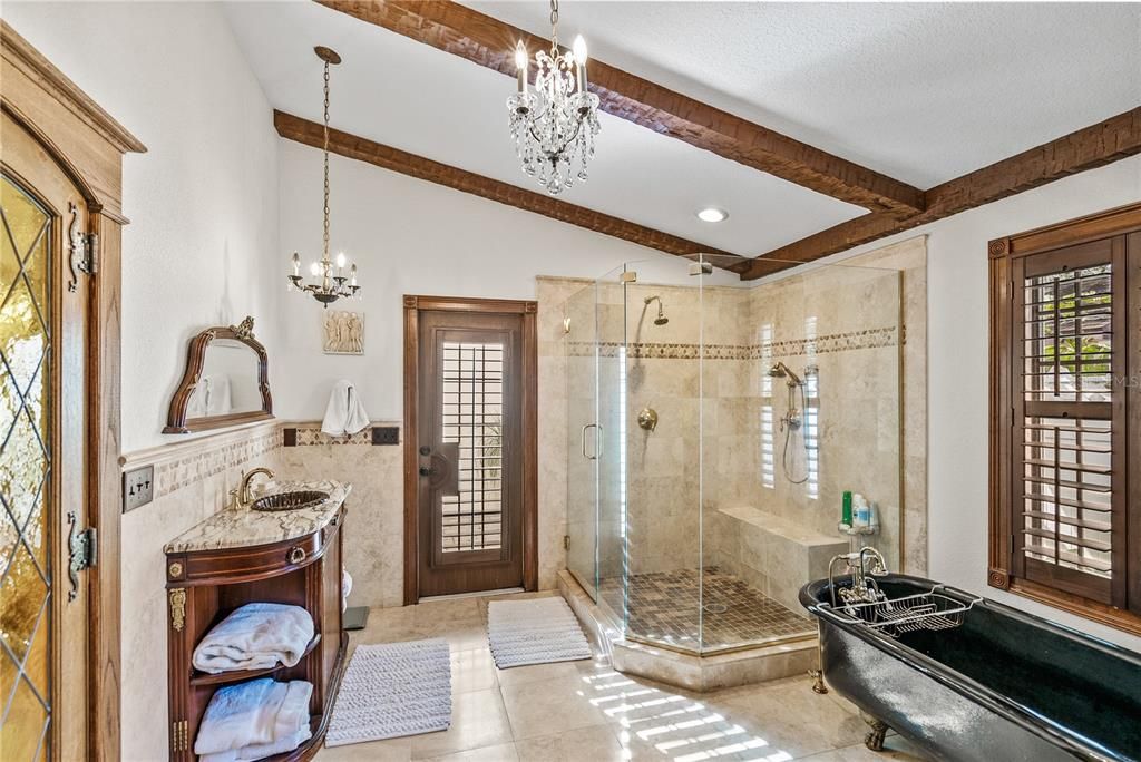 最近售出: $575,000 (4 贝兹, 2 浴室, 3076 平方英尺)