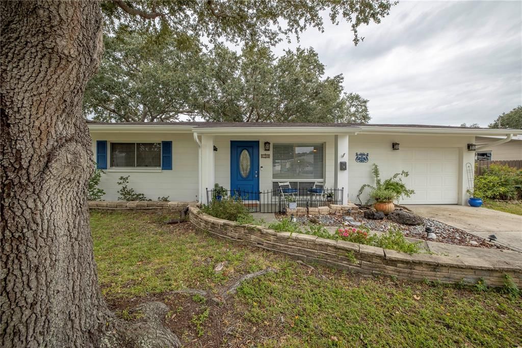 Недавно продано: $380,000 (2 спален, 1 ванн, 999 Квадратных фут)