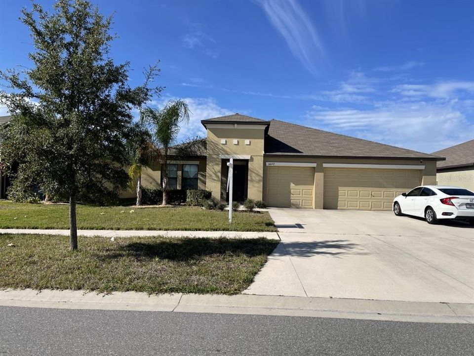 Recently Sold: $410,000 (4 beds, 2 baths, 2300 Square Feet)