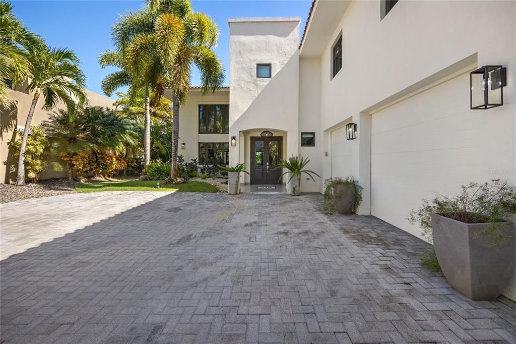 Recently Sold: $7,500,000 (4 beds, 5 baths, 4400 Square Feet)