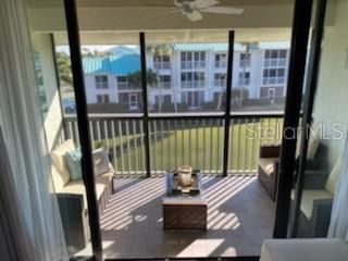 For Rent: $2,500 (1 beds, 1 baths, 678 Square Feet)