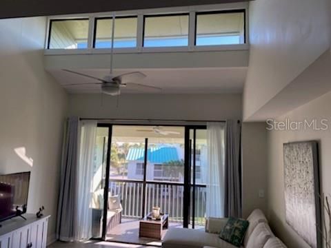 For Rent: $2,500 (1 beds, 1 baths, 678 Square Feet)