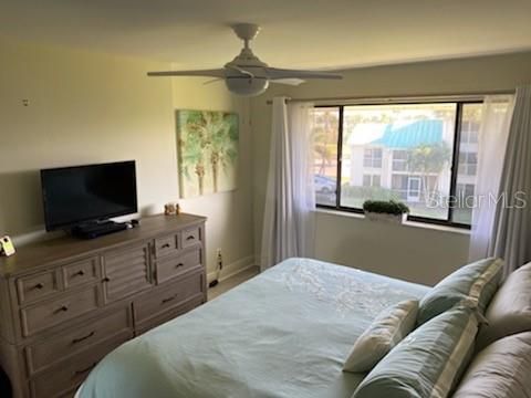 For Rent: $2,500 (1 beds, 1 baths, 678 Square Feet)