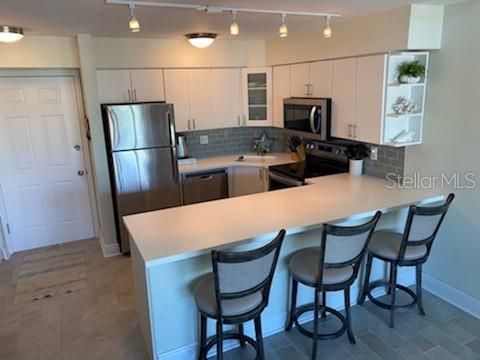 For Rent: $2,500 (1 beds, 1 baths, 678 Square Feet)