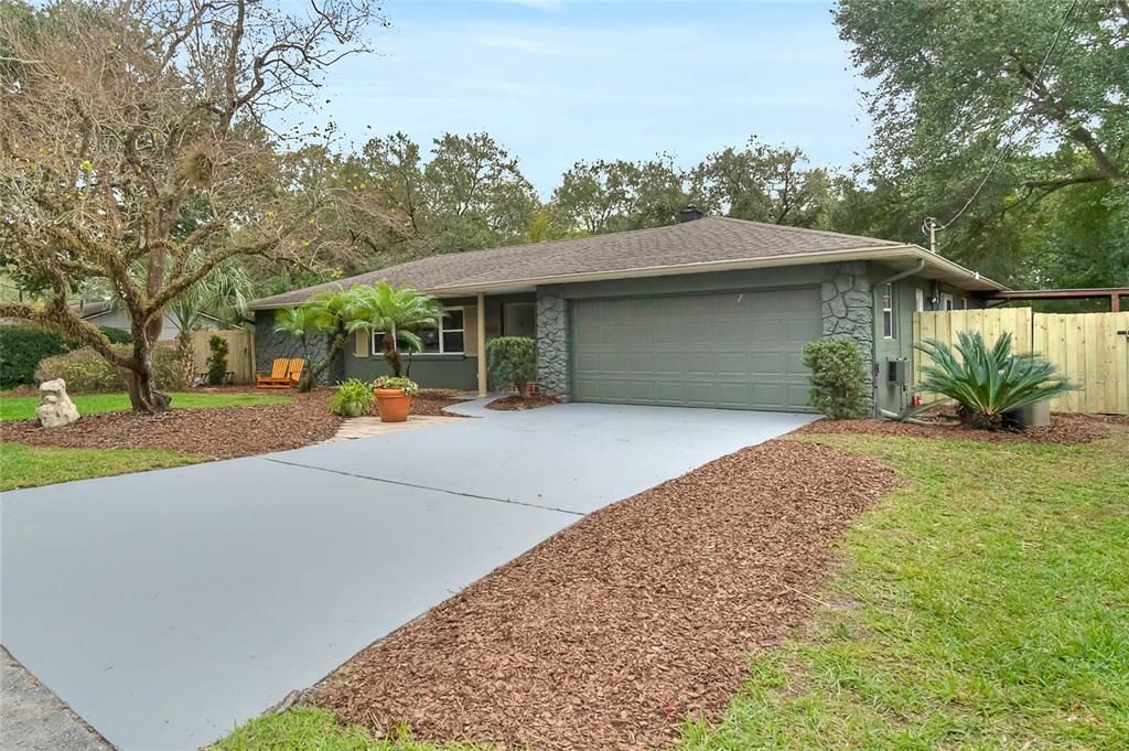 Recently Sold: $389,000 (3 beds, 2 baths, 1894 Square Feet)