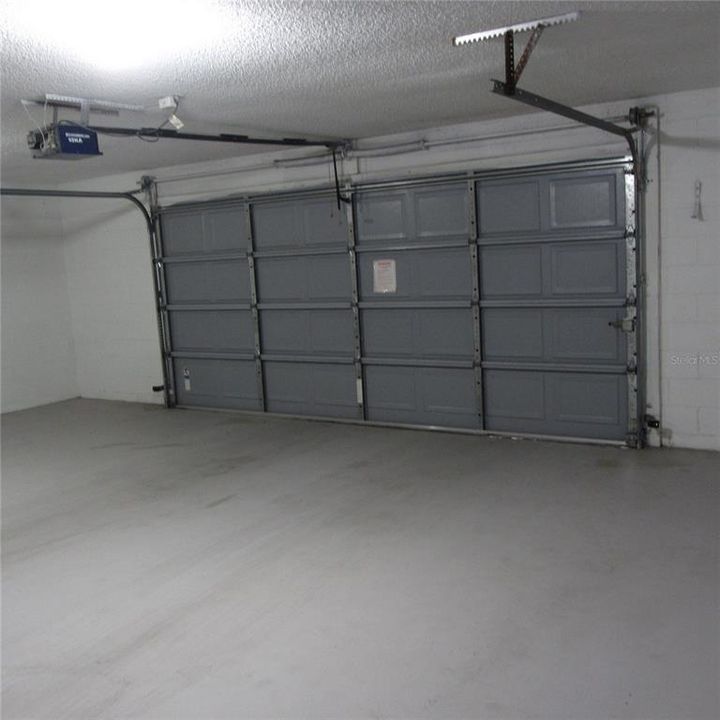 Oversized 27x22 garage