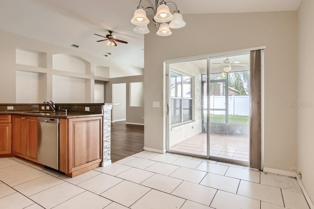 Recently Sold: $433,000 (3 beds, 2 baths, 1758 Square Feet)