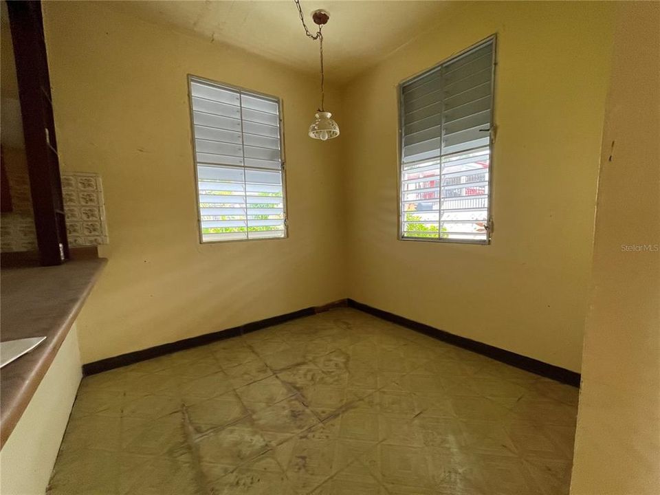 Vendido Recientemente: $75,000 (2 camas, 1 baños, 645 Pies cuadrados)