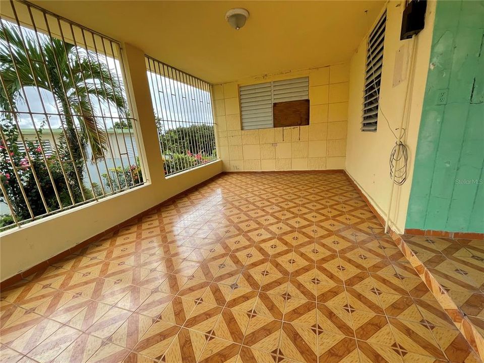 Vendido Recientemente: $75,000 (2 camas, 1 baños, 645 Pies cuadrados)