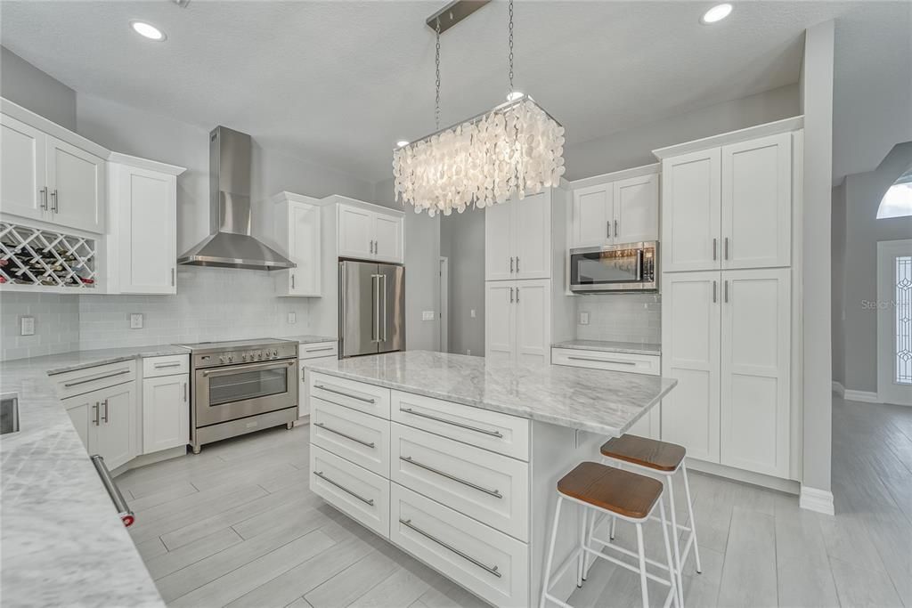 Recently Sold: $599,000 (3 beds, 3 baths, 2707 Square Feet)