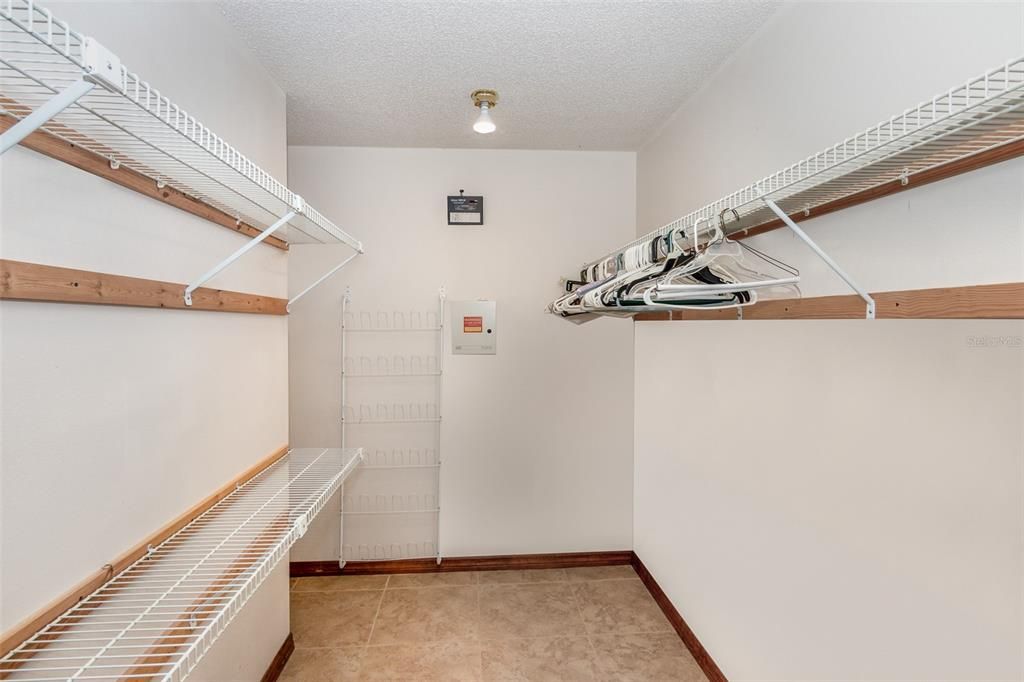 Vendido Recientemente: $519,900 (3 camas, 2 baños, 2634 Pies cuadrados)