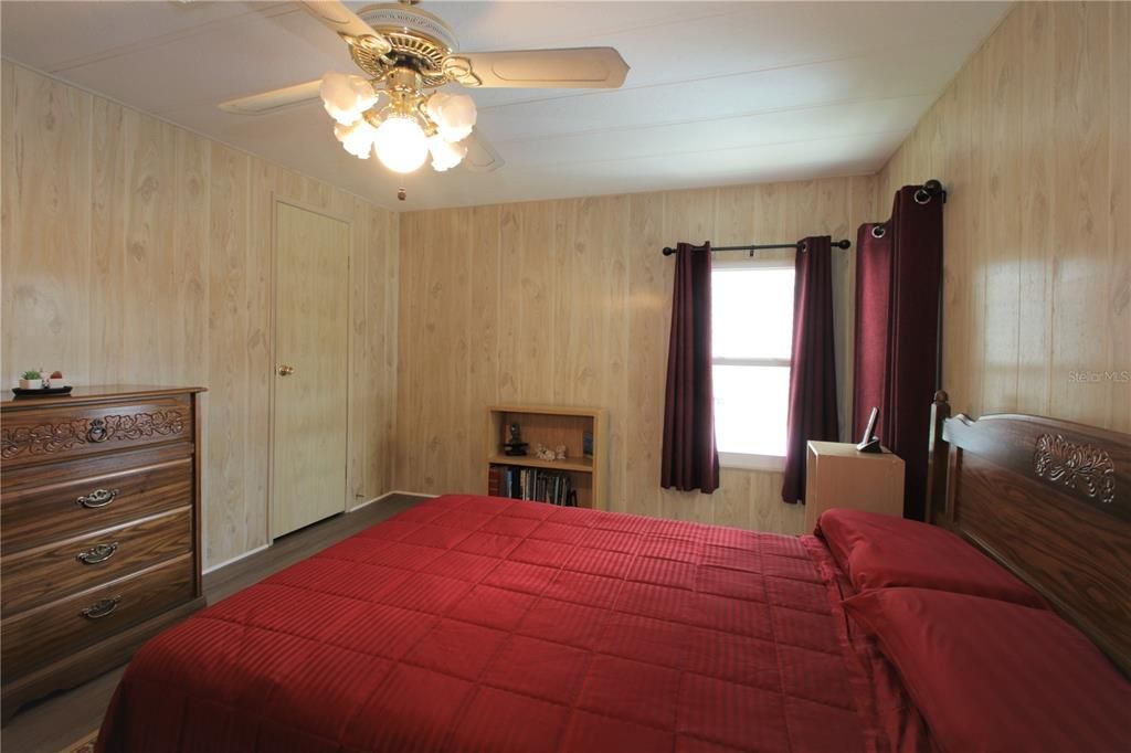 2nd bedroom