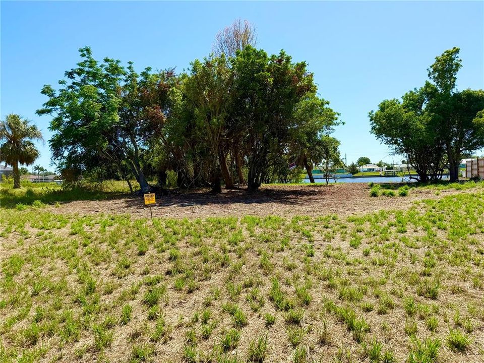 待售: $144,900 (0.23 acres)