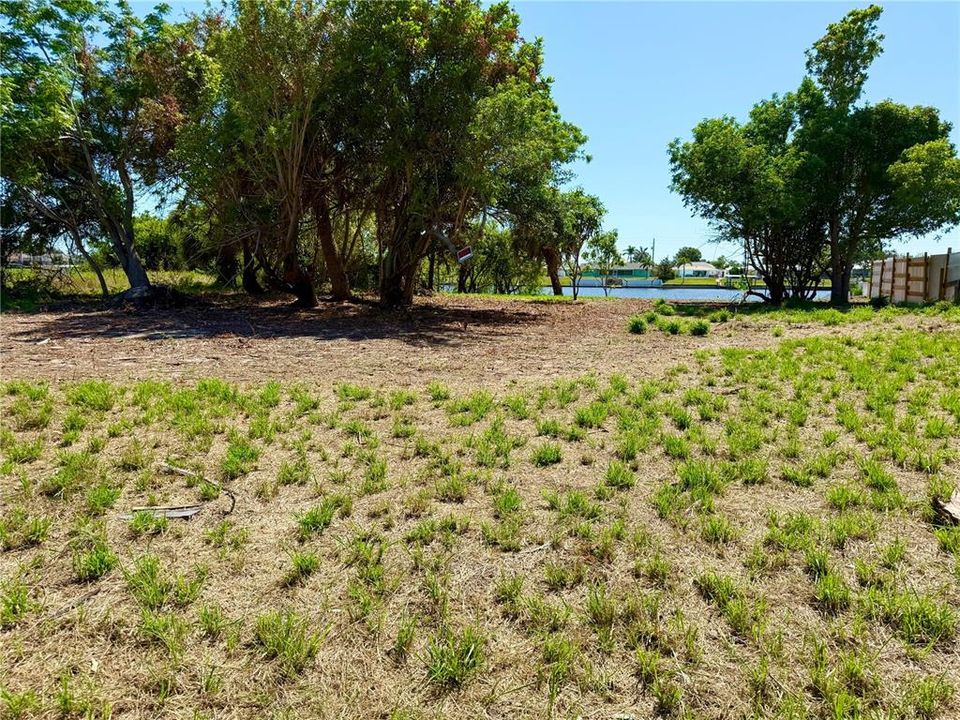 待售: $144,900 (0.23 acres)