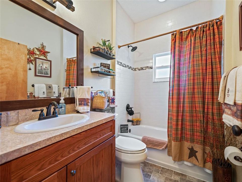 最近售出: $556,000 (3 贝兹, 2 浴室, 1822 平方英尺)