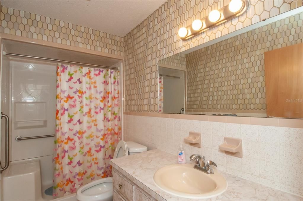 最近售出: $170,000 (2 贝兹, 2 浴室, 1130 平方英尺)