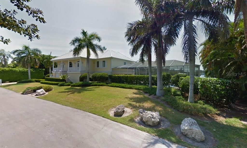 Recently Sold: $2,500,000 (3 beds, 3 baths, 2882 Square Feet)