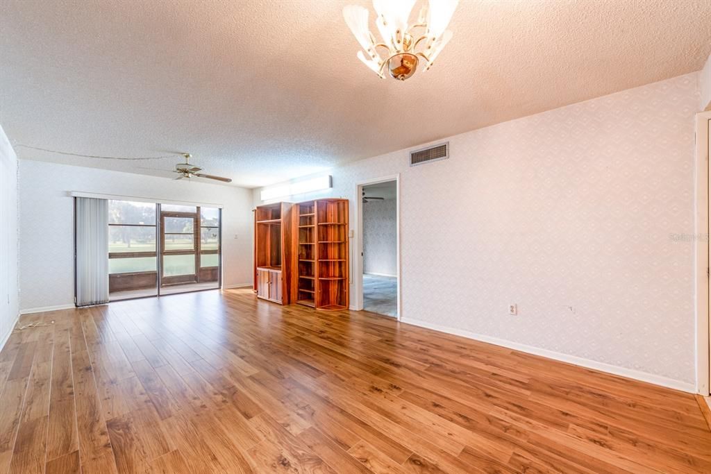Recently Sold: $159,000 (2 beds, 2 baths, 1161 Square Feet)