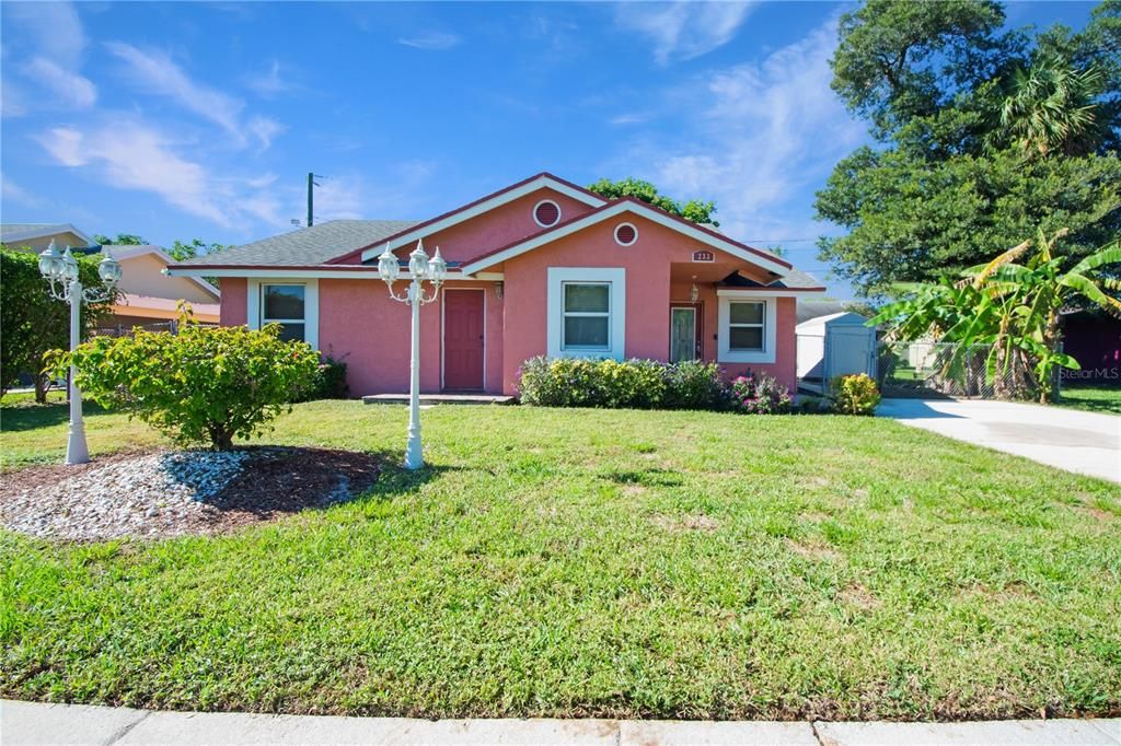 Recently Sold: $270,000 (3 beds, 2 baths, 1285 Square Feet)