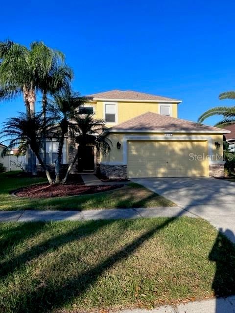 Recently Sold: $420,000 (4 beds, 2 baths, 2379 Square Feet)