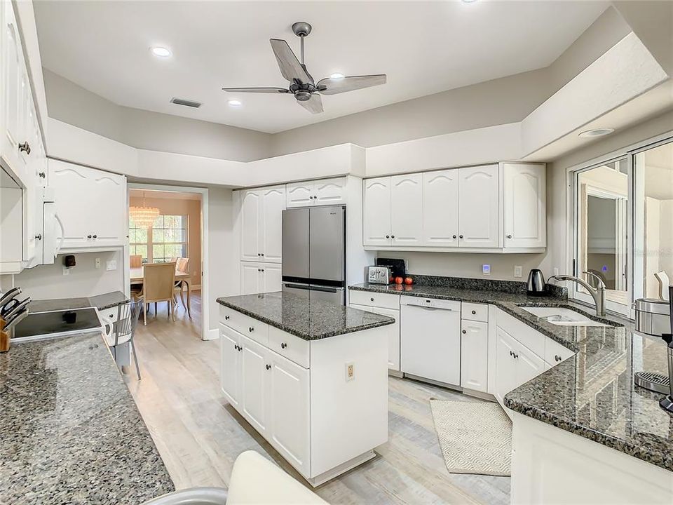 Kitchen island provides ample space for cooking