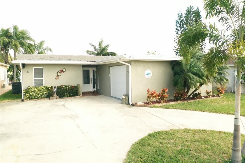 Recently Sold: $535,000 (2 beds, 2 baths, 1300 Square Feet)