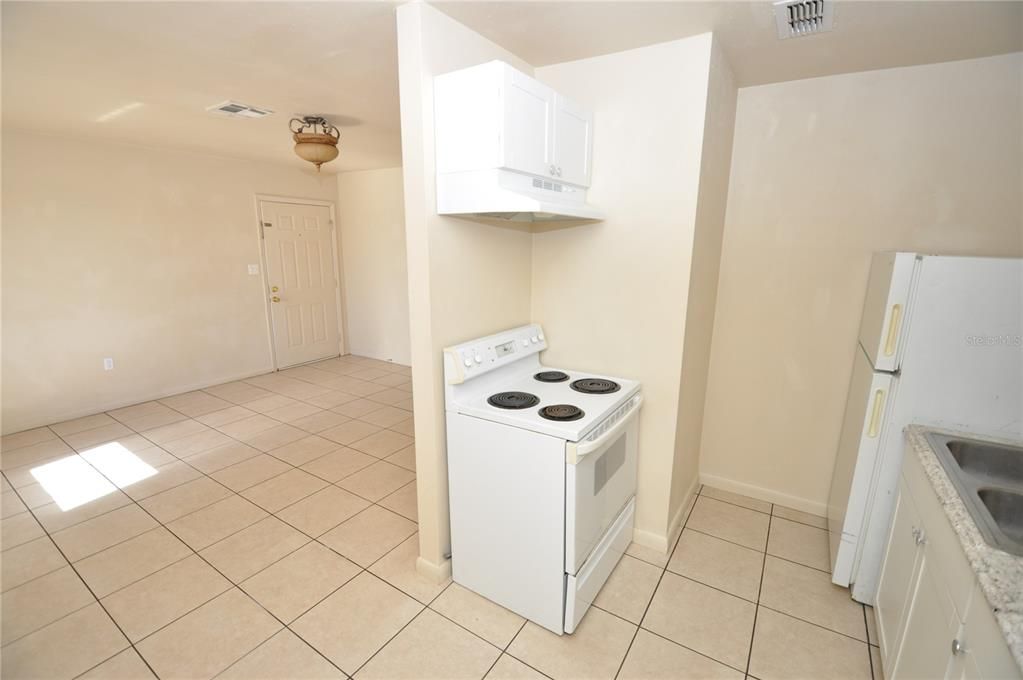 Recently Rented: $895 (1 beds, 1 baths, 506 Square Feet)