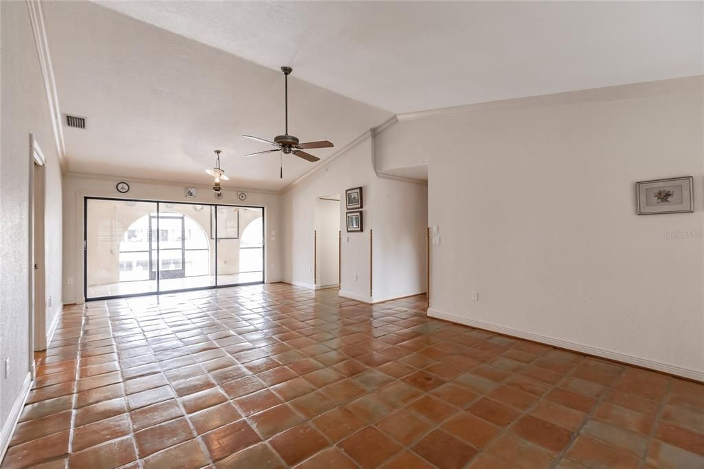 Recently Sold: $490,000 (3 beds, 2 baths, 2203 Square Feet)