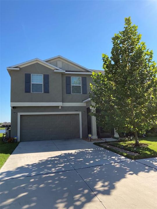 Recently Sold: $370,000 (4 beds, 2 baths, 2612 Square Feet)