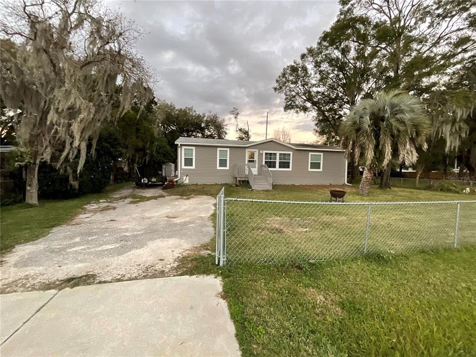 Recently Sold: $239,000 (3 beds, 2 baths, 1612 Square Feet)