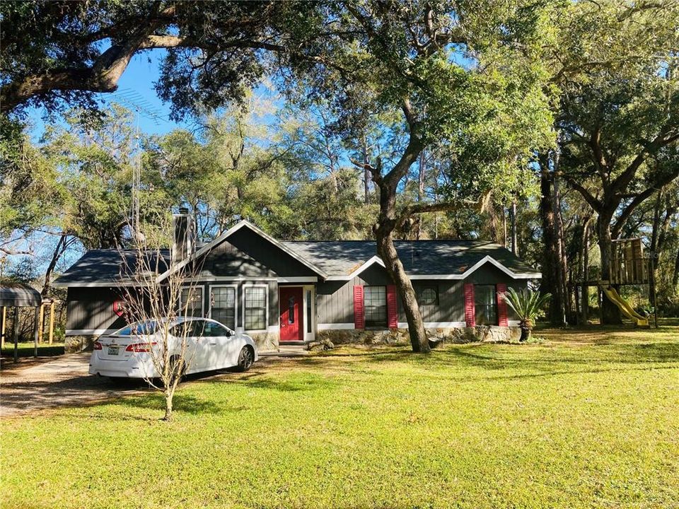 Recently Sold: $265,000 (3 beds, 2 baths, 1901 Square Feet)